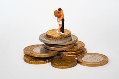 個人年金 解約 不安のイメージ